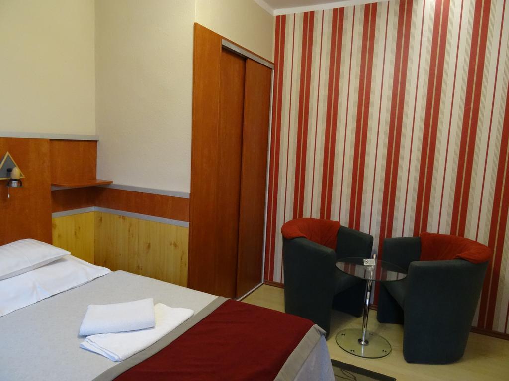 Fortuna Hotel ميسكولك الغرفة الصورة
