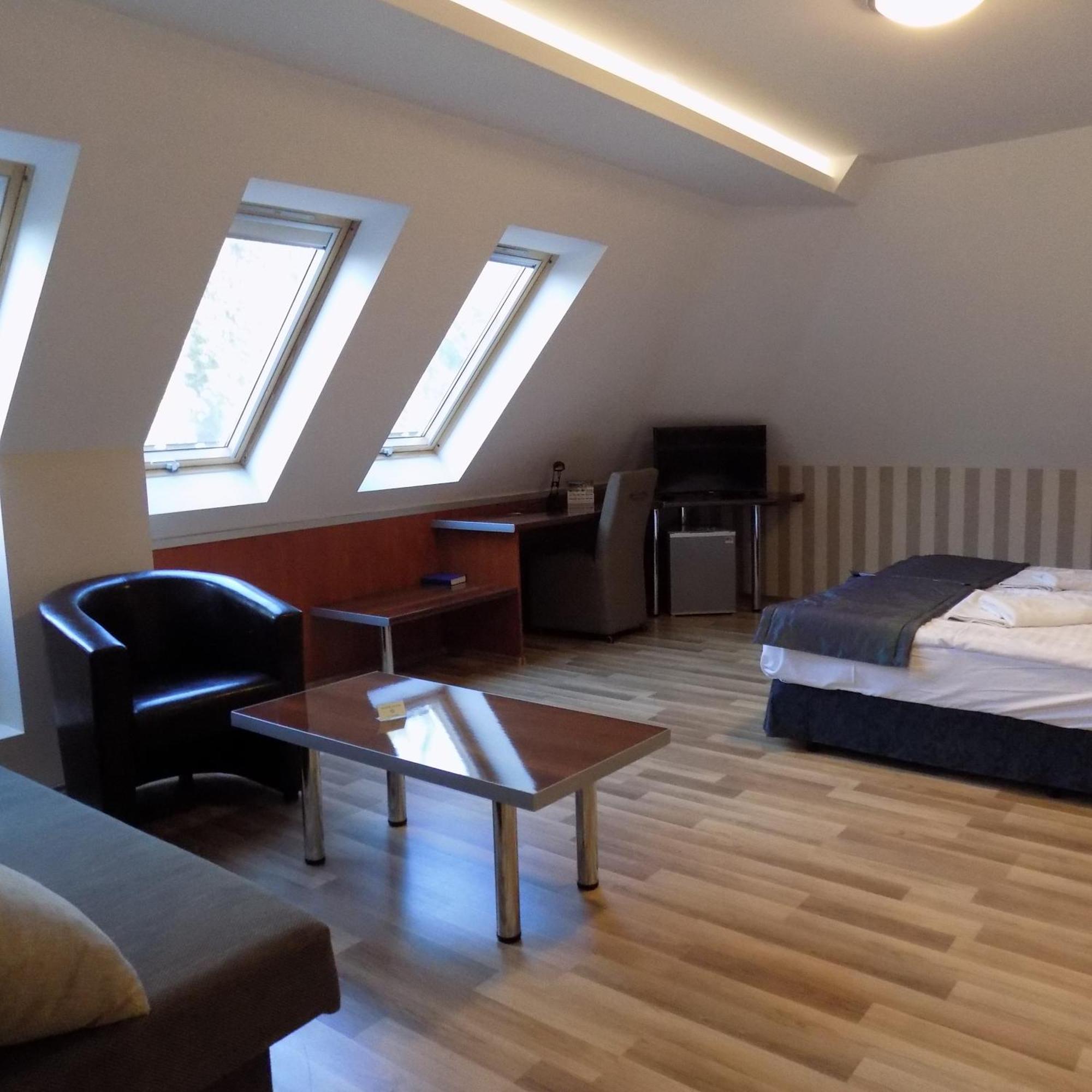 Fortuna Hotel ميسكولك الغرفة الصورة
